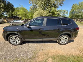 2022 Volkswagen Atlas 2.0T SE w/Technology - Exterior Side Driver Image